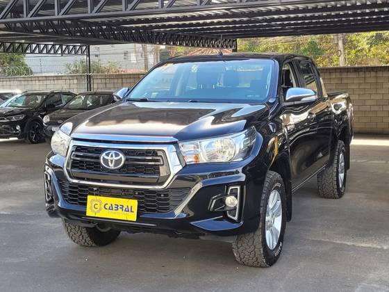 TOYOTA HILUX 2.7 SR 4X2 CD 16V FLEX 4P AUTOMÁTICO TOYOTA HILUX 2.7 SR 4X2 CD 16V FLEX 4P AUTOMÁTICO
